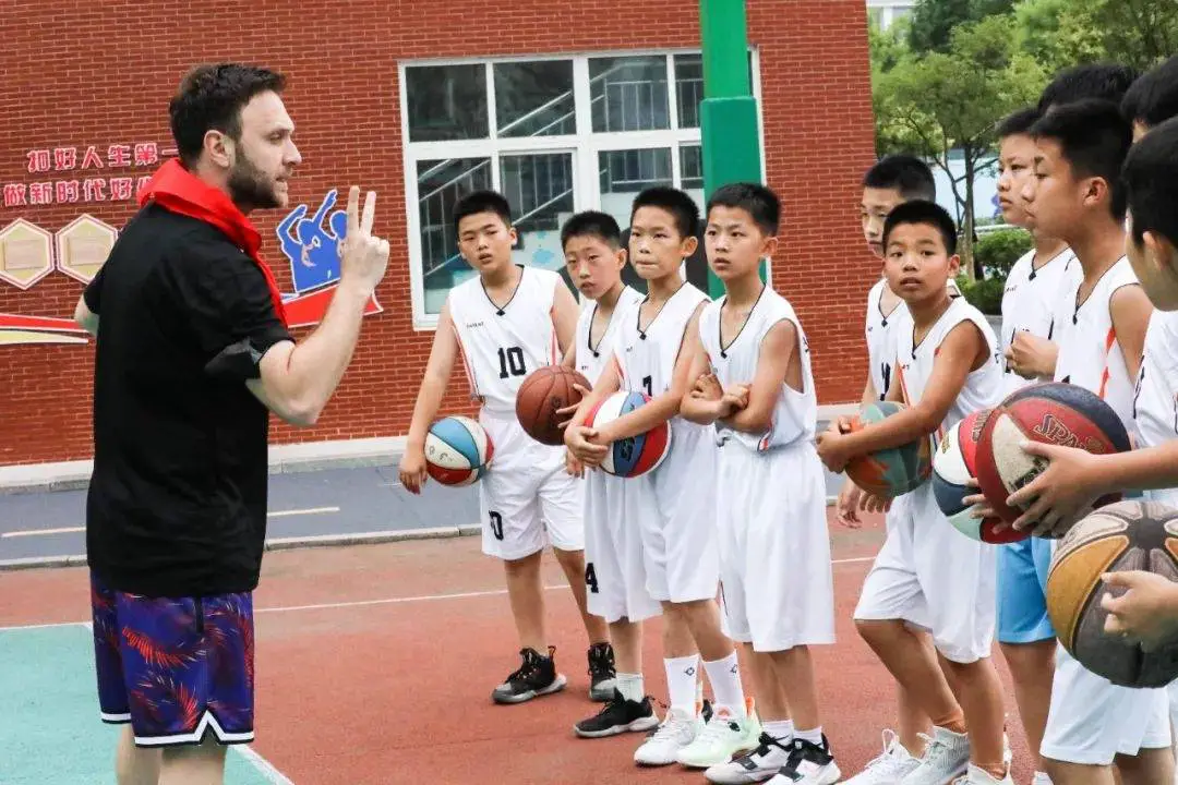 初中篮球战术一周训练计划_0