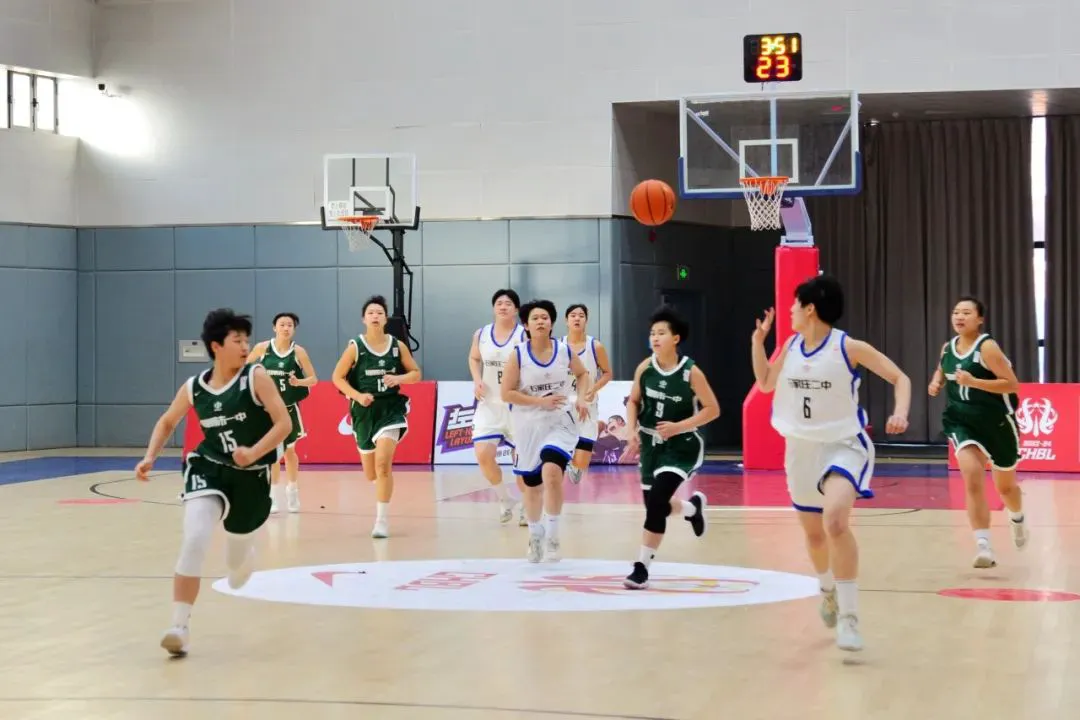 如何通过反馈分析提升篮球战术意识_1